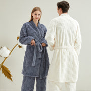 Long couple pajamas in European and American plus size loose coral fleece soft and fluffy home suit set can be worn outside